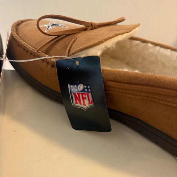 NFL DALLAS COWBOYS Forever Collectibles Tan Moccasin Slippers Size Large - Picture 4 of 10